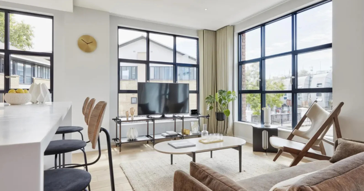 Corporate Relocation, AI Drive Serviced Apartment Market £183.6B