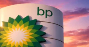 BP Stock Climbs in London as Oil Firms Eye Iran Risk; Buyback Stays in Focus