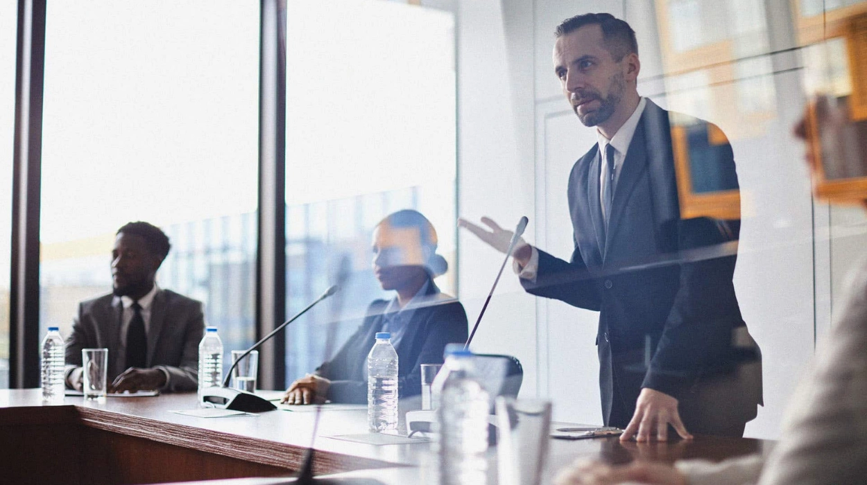 Employment Appeal Tribunal casts doubt over fairness of “up or elsewhere” performance management model