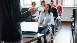 How Does Master Black Belt Training Teach Professionals to Coach Green and Black Belts?