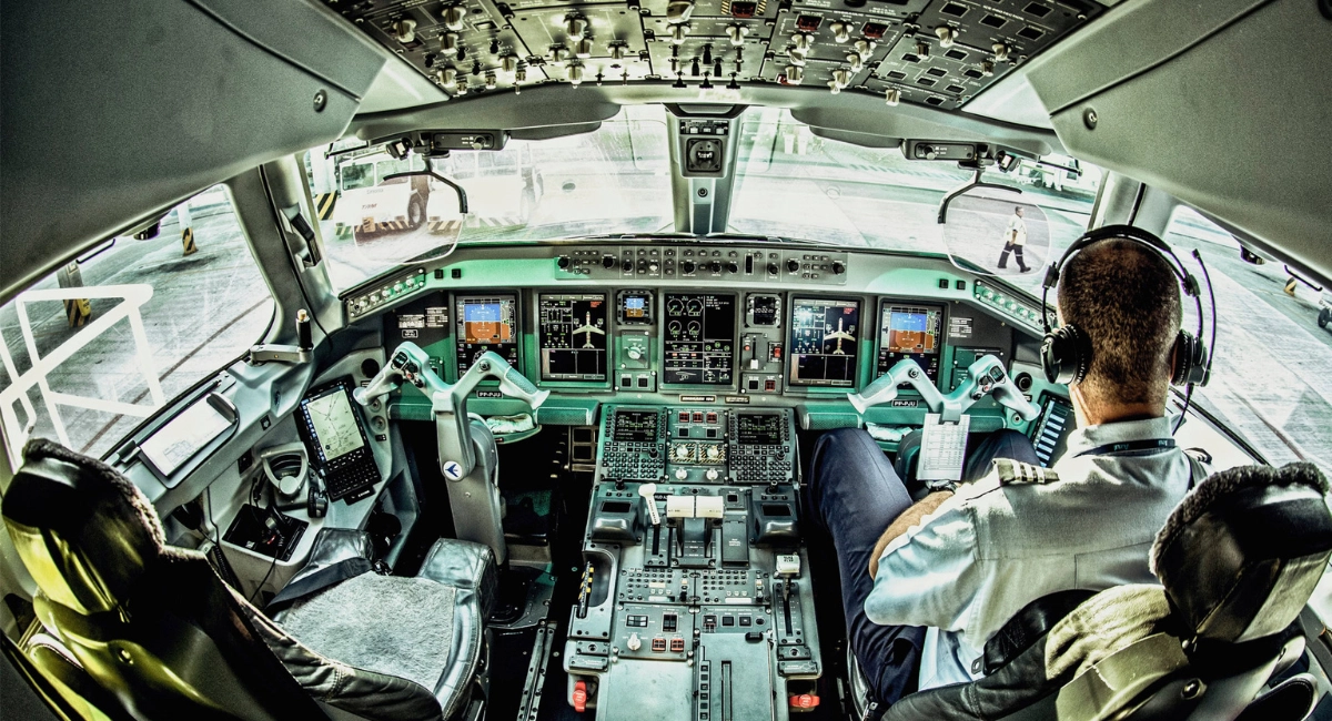 ForeFlight and Jeppesen unveil Airflow, a safety-critical cockpit automation engine designed to reduce flight plan data errors in aviation.
